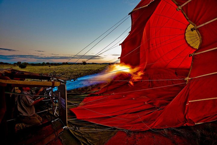 Early Morning Ballooning in Alice Springs - Accommodation in Brisbane